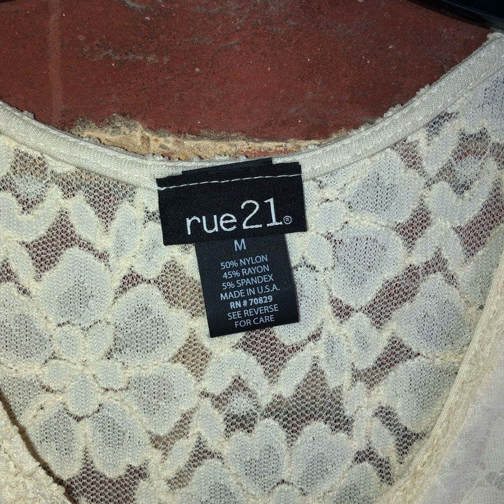 Lace Top🥂 - Picture 4 of 4